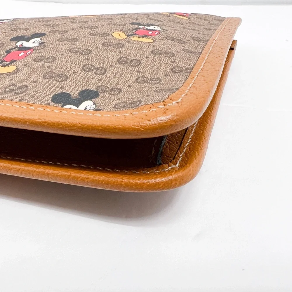 Gucci x Disney GG Supreme Mickey Mouse Pouch🔥🔥😳 - Picture 12 of 16